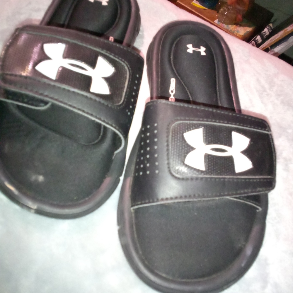 Boys under armour slides